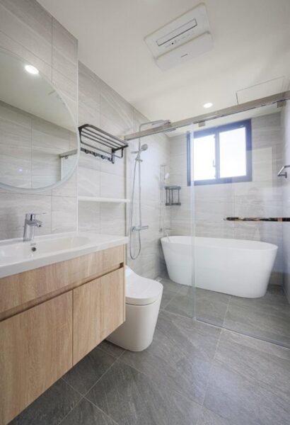 室內空間採三面採光配置,動線清晰、格局方正,結合高效隔音與隔熱工法,營造安靜、明亮且舒適的居家環境,體現「下班回家即是休息」的核心生活價值。圖/業者提供