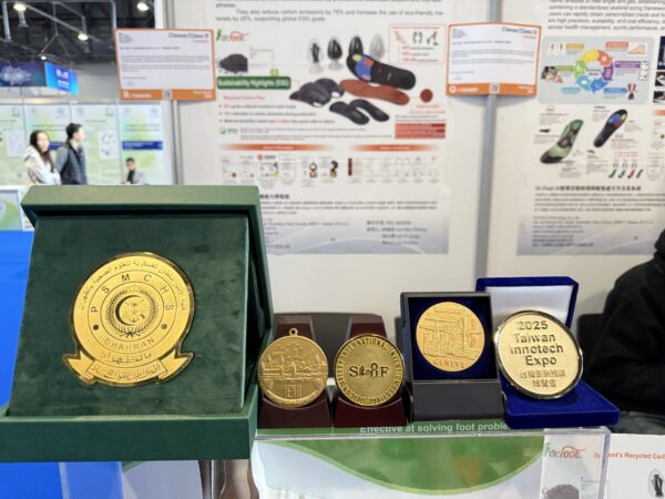 Dr.Foot再獲日內瓦發明展金牌,達成三大發明展大滿貫里程碑。圖/Dr.Foot達特富科技提供