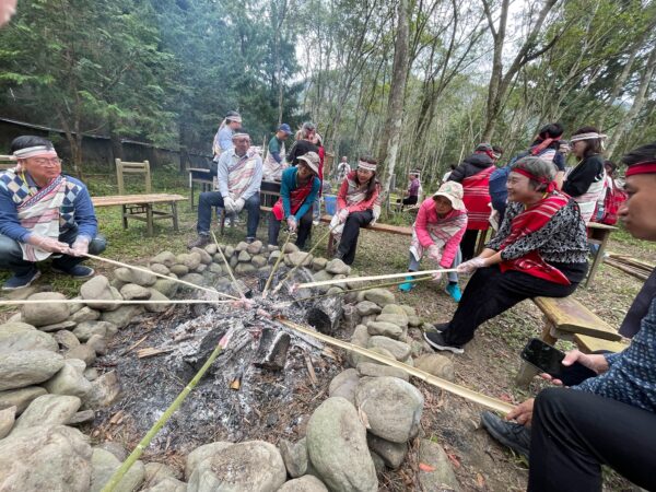 環境營造場域納入野菜辨識、傳統野炊等傳統生活文化體驗。圖/朱立君攝