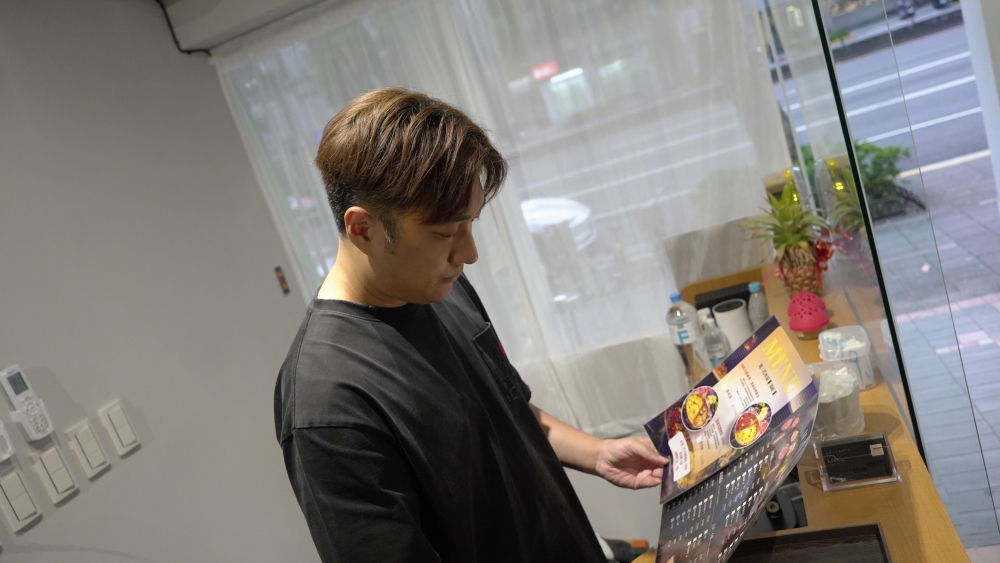 當市場都在迎合    他選擇不妥協：寬二代如何用一鍋湯走出自己的路