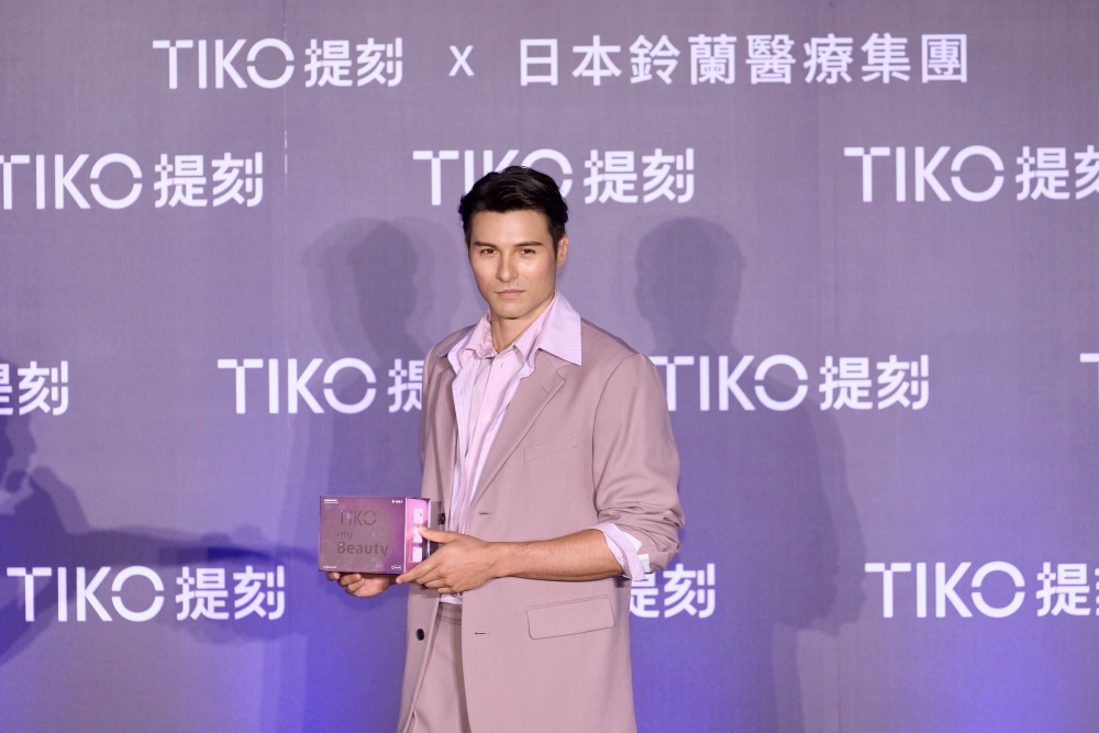 鳳小岳擔任 TIKO提刻 發光代言人「像花一樣照顧自己」