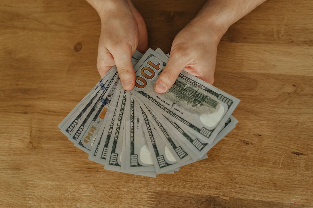 00929一檔拚月領1萬元！股魚：比0056、00878、00919三合一少走30萬本金冤枉路
