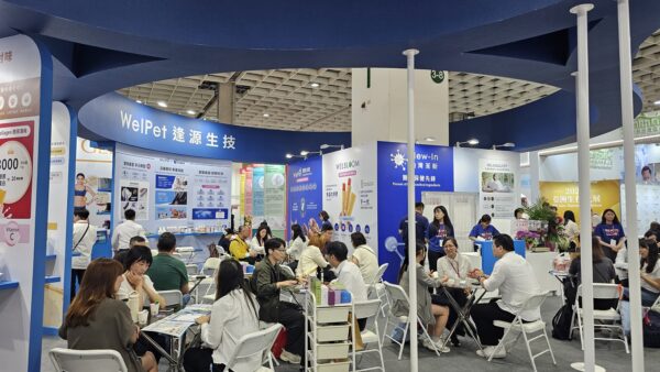 顛覆寵物營養補充概念!逢源絲絨蛋白技術加持,沛威新品強勢亮相。(圖/逢源生技提供)