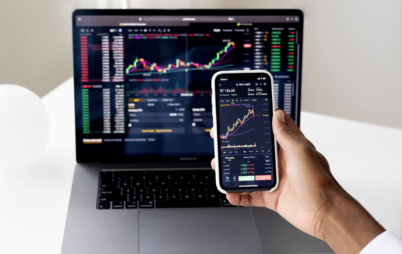00929連三月配0.38元 今年含息報酬71.55% 成長、收益雙料亮眼