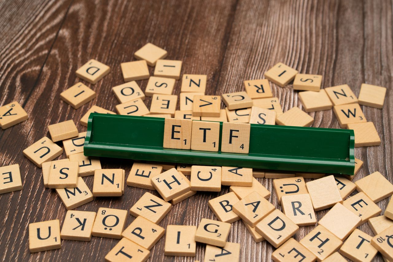 基金醫生：從 5G 到光互聯，00877直擊全球 AI 核心紅利，近三年漲290！