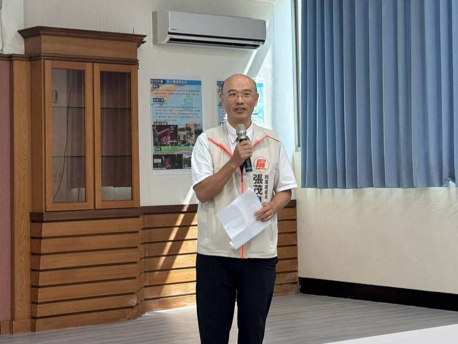 屏東縣政府政風處長張茂泉於「屏南地區採購法紀教育訓練」致詞，強調整合跨機關專業資源，協助偏鄉同仁提升採購實務與廉政法遵知能。圖/屏東縣政府政風處提供