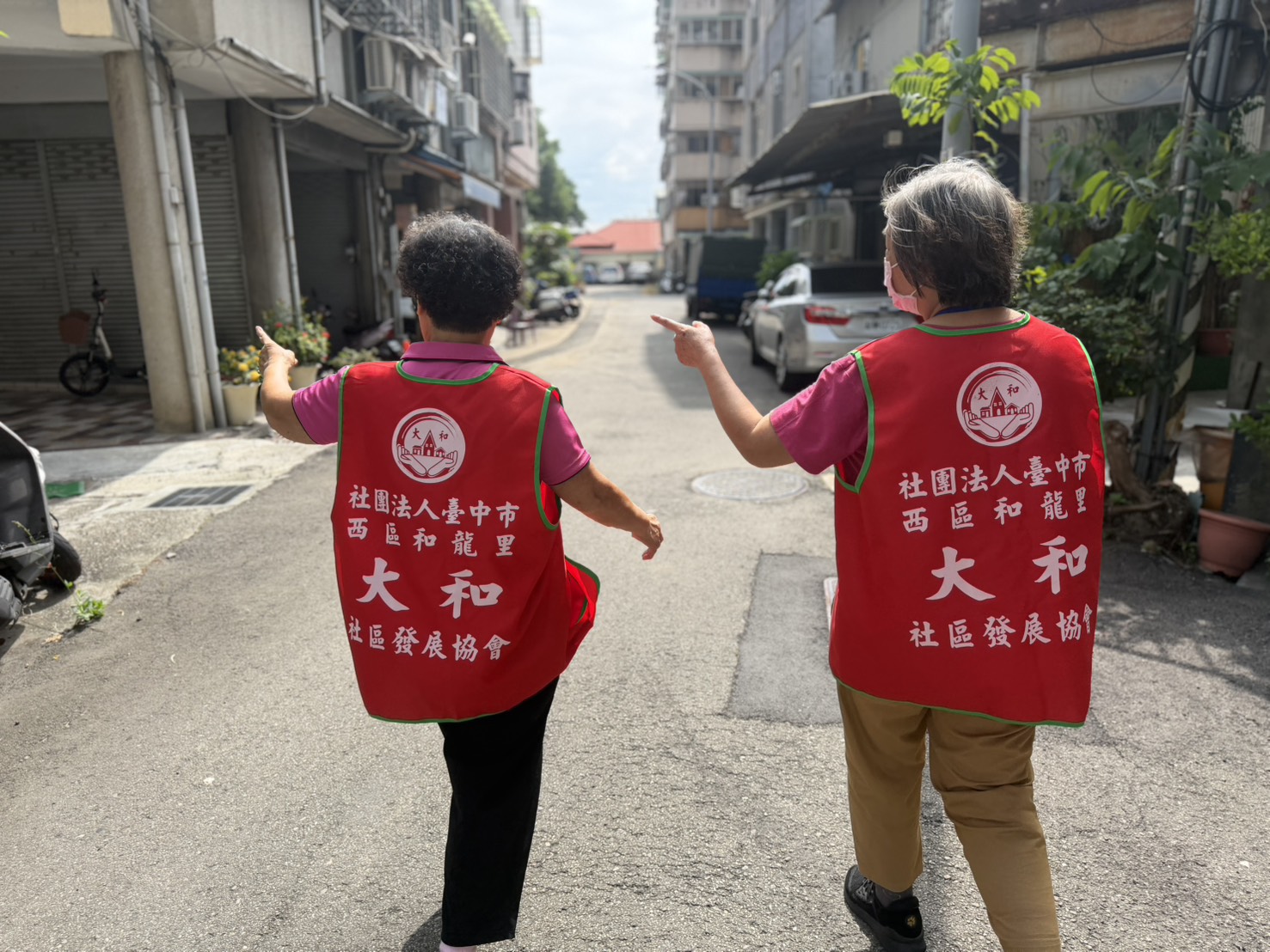 台中市串聯超過200個單位走入鄰里，預計2年內訪查11萬名單獨生活的65歲以上長輩，依需求連結關懷與照顧服務。（圖／台中市政府提供）