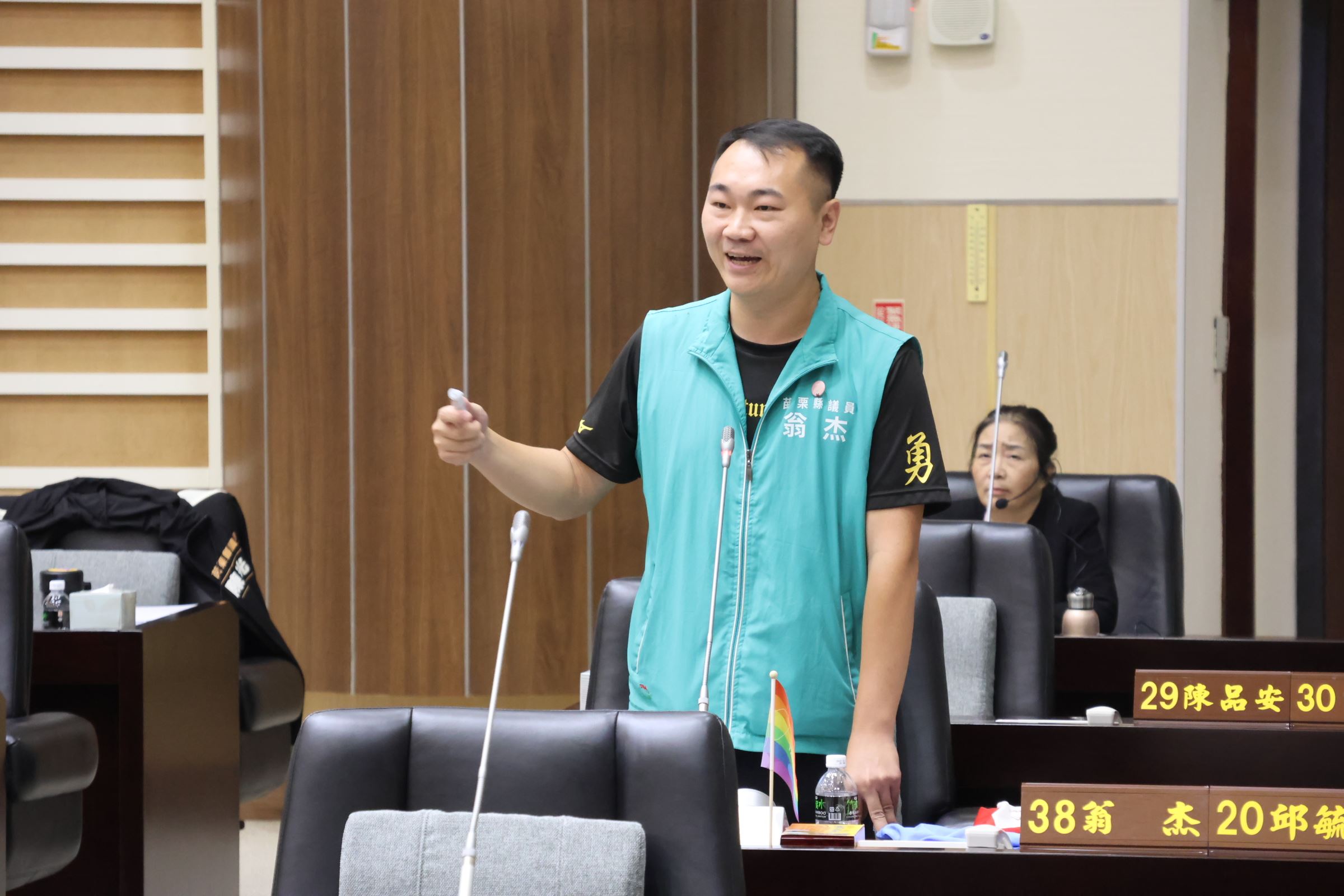 苗栗縣議會總質詢聚焦親子館增設、運動場館改善及社會住宅規劃，議員要求縣府說明推動方向與進度。（圖／苗栗縣政府提供）