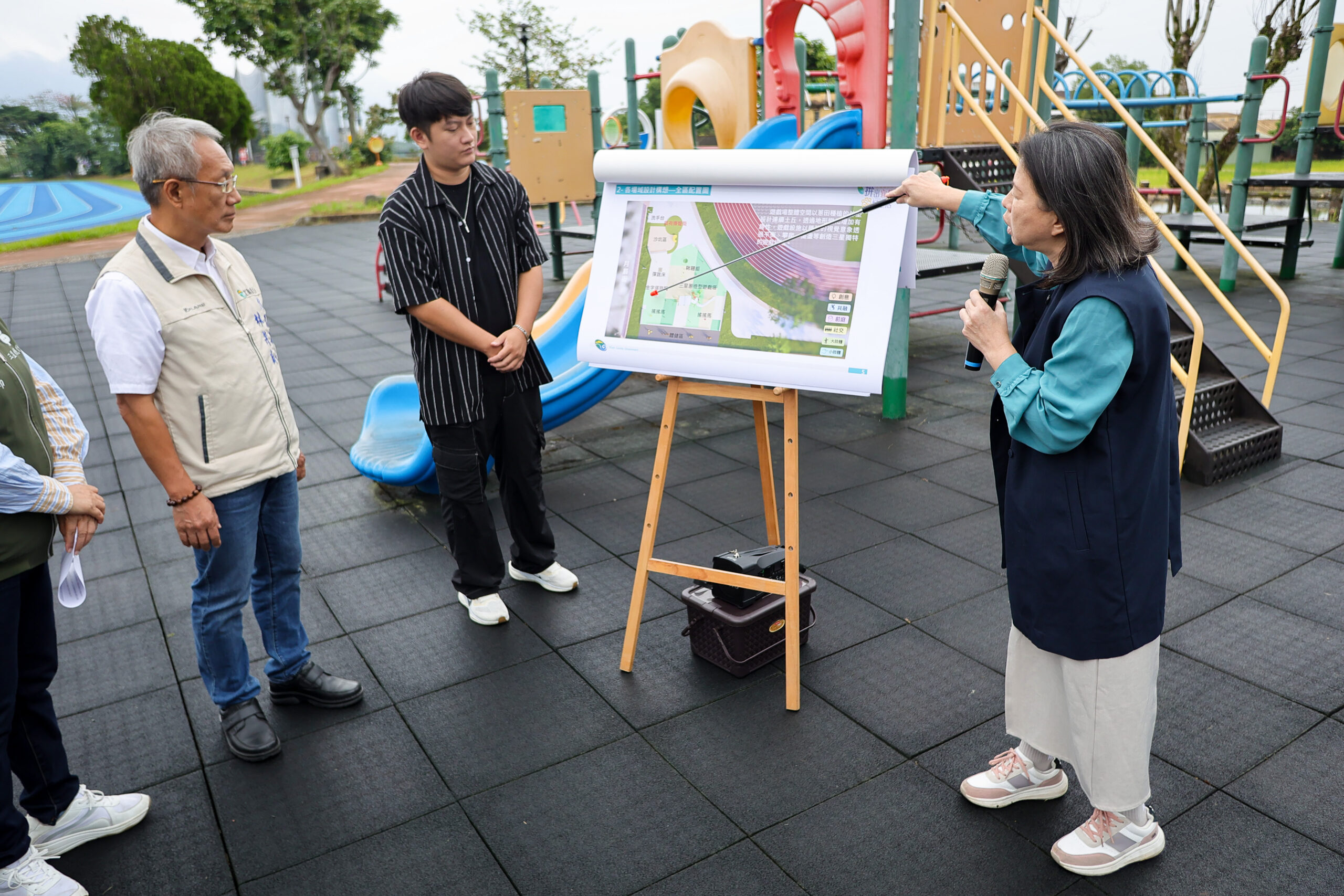 三星綜合運動場特色兒童遊戲場結合在地農業意象，規劃多元遊戲與體健設施，打造兼具地方特色及親子互動功能的休閒空間。（圖／宜蘭縣政府提供）