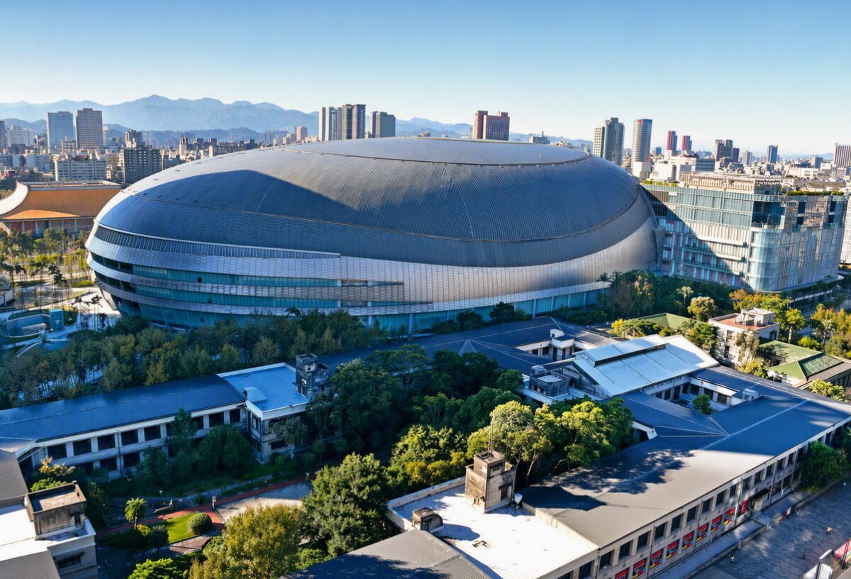臺北大巨蛋為臺北城市代表地標之一，其建築意象融入此次ITB Asia臺北主題館設計，向國際買家展現城市特色。（圖／臺北市政府觀光傳播局提供）