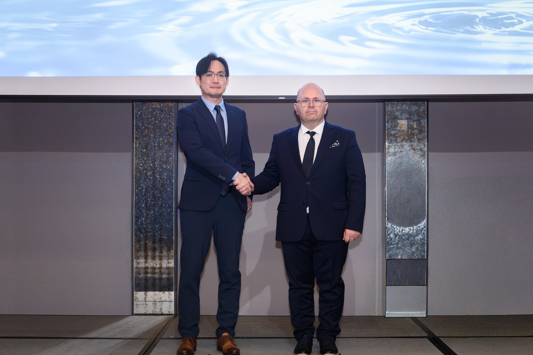 綠茵生技與挪威 Seagarden 原廠代表合影,聚焦「挪威 鱈魚精巢萃取物(含PDRN)」台灣獨家代理合作與海洋生技原料應用。圖/綠茵生技提供