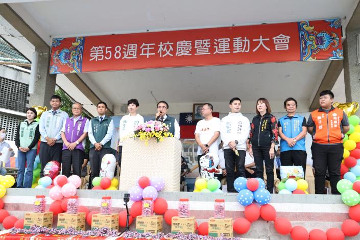 從球場到AI競賽展身手！台南民德國中58週年校慶　黃偉哲勉學子探索潛能