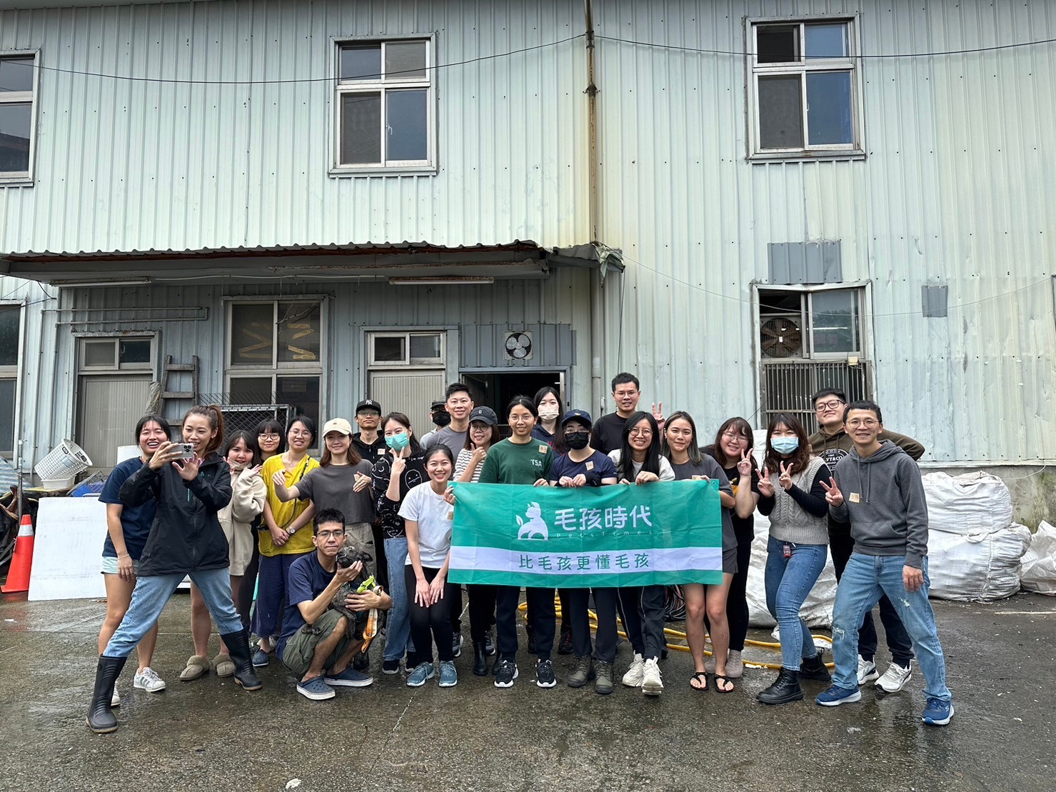 毛孩時代累計捐贈近2噸飼料！品牌創辦人盧胤勳分享投入動保公益初衷